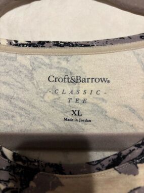 2for $10.00 sale Croft & Barrow Marble Print Tee in Cream and Gray - XL